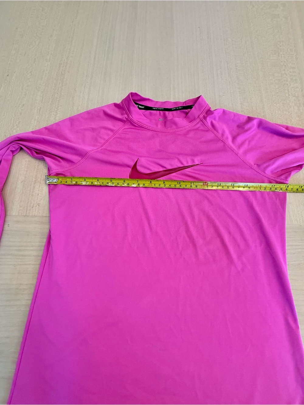 🩷 Nike Swim Dri-fit UPF 40 Women’s Hot Pink Long-Sleeve Top Surf Rashguard Golf - Picture 4 of 14
